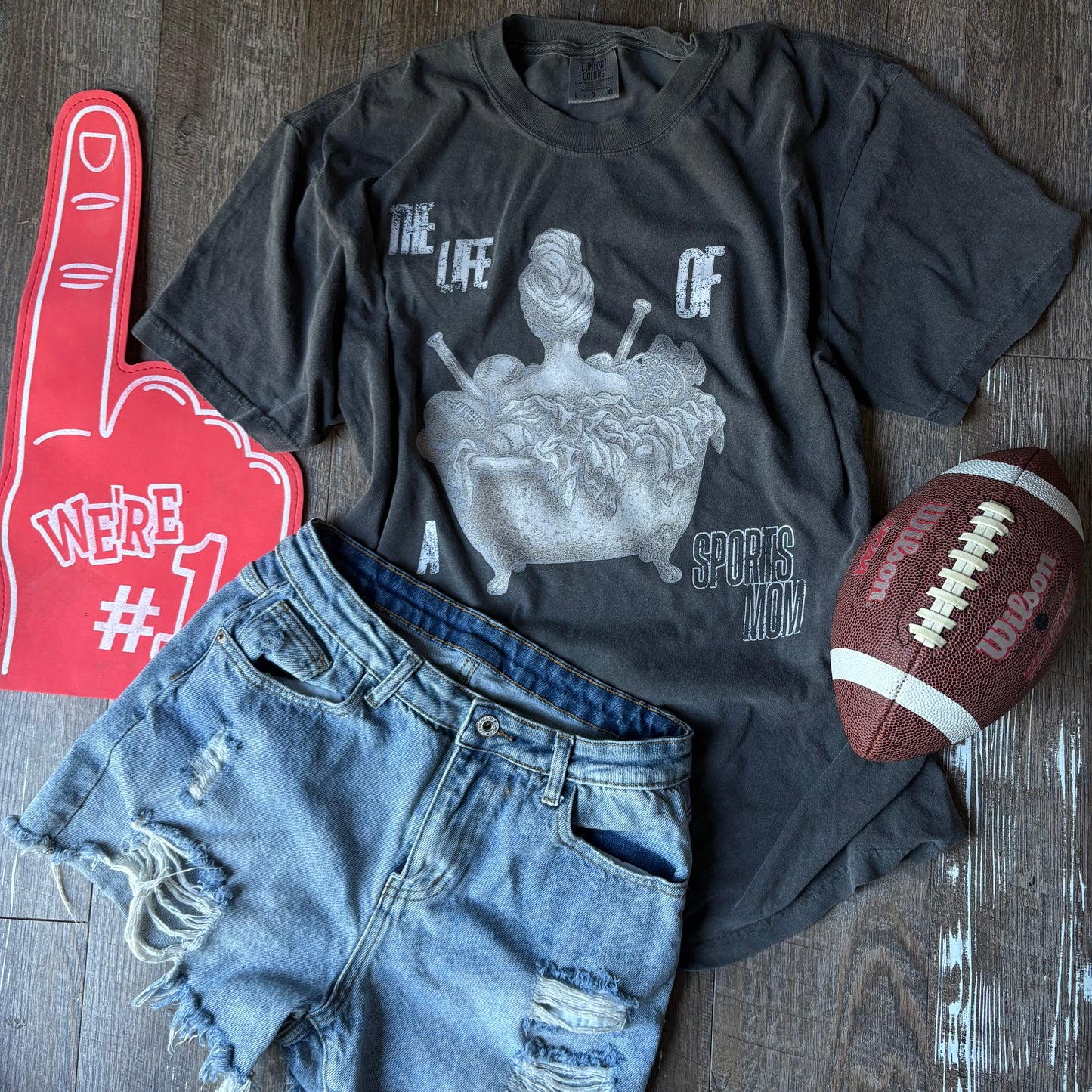 LIFE OF A SPORTS MOM - COMFORT COLORS
