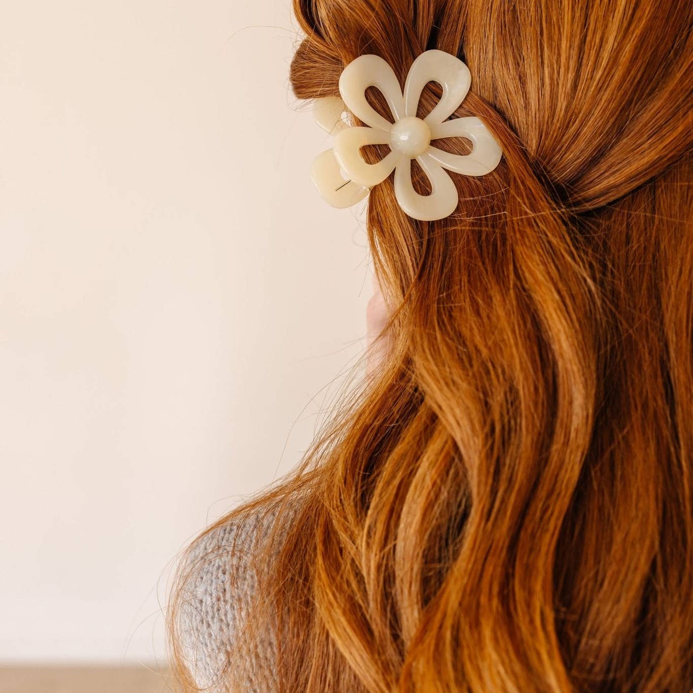 Rory Cutout Flower Claw Clip