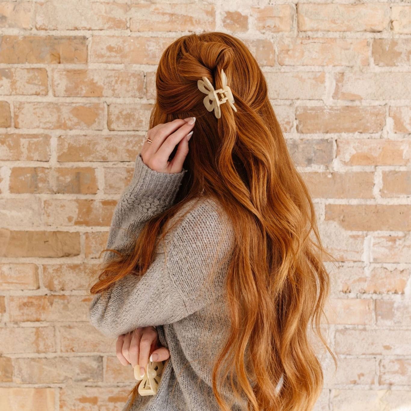 Rory Cutout Flower Claw Clip